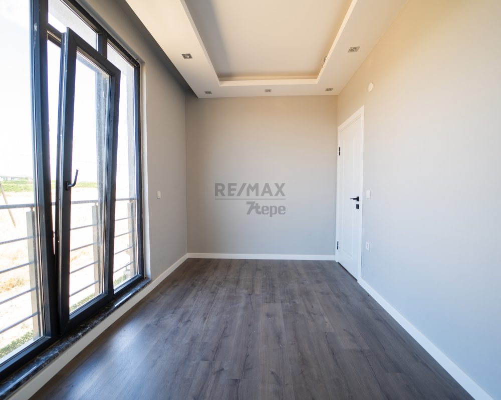SELİMPAŞADA BUTİK SİTEDE MÜSTAKİL 4+1 LÜKS VILLA