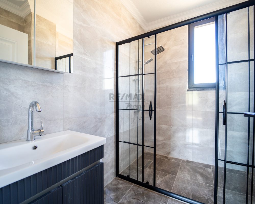 SELİMPAŞADA BUTİK SİTEDE MÜSTAKİL 4+1 LÜKS VILLA