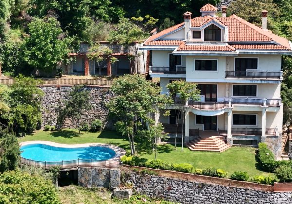 REMAX 7TEPE'DEN ACARKENT'TE A TİPİ BÜYÜK BAHÇELI SATILIK VİLLA
