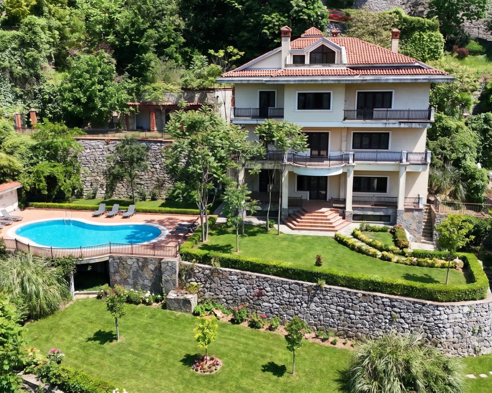 REMAX 7TEPE'DEN ACARKENT'TE A TİPİ BÜYÜK BAHÇELI SATILIK VİLLA