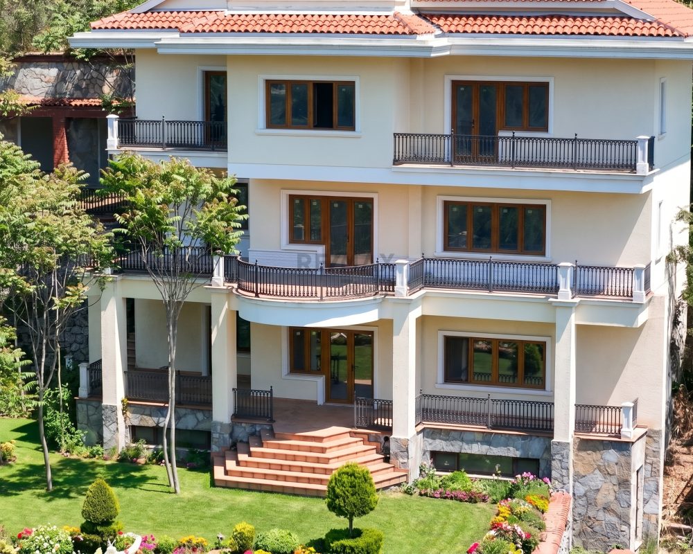 REMAX 7TEPE'DEN ACARKENT'TE A TİPİ BÜYÜK BAHÇELI SATILIK VİLLA