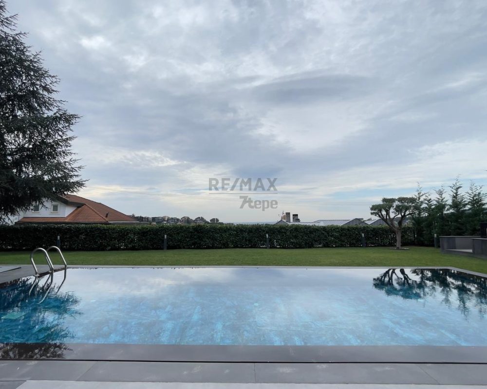 REMAX 7TEPE'DEN ACARKENT'TE SIFIR OTURUMA HAZIR SATILIK VİLLA