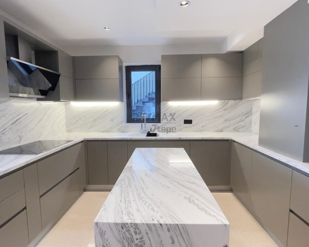 REMAX 7TEPE'DEN ACARKENT'TE SIFIR OTURUMA HAZIR SATILIK VİLLA