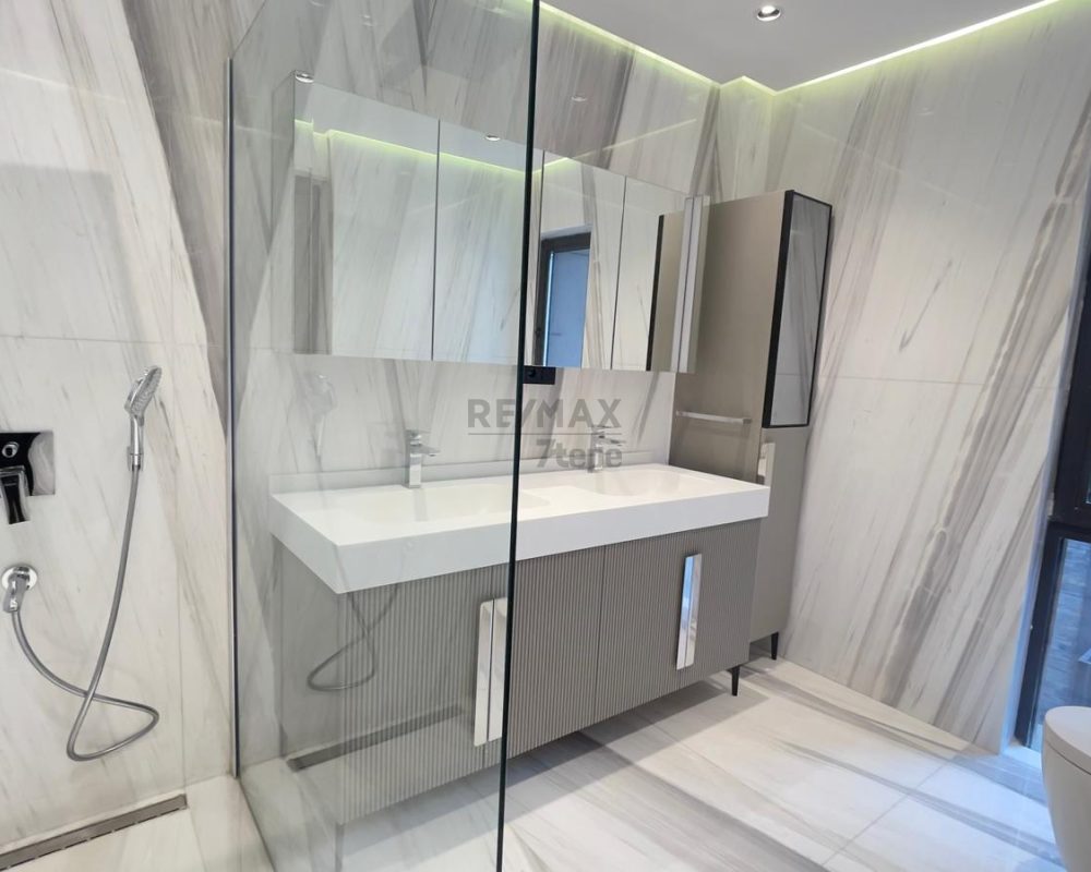 REMAX 7TEPE'DEN ACARKENT'TE SIFIR OTURUMA HAZIR SATILIK VİLLA
