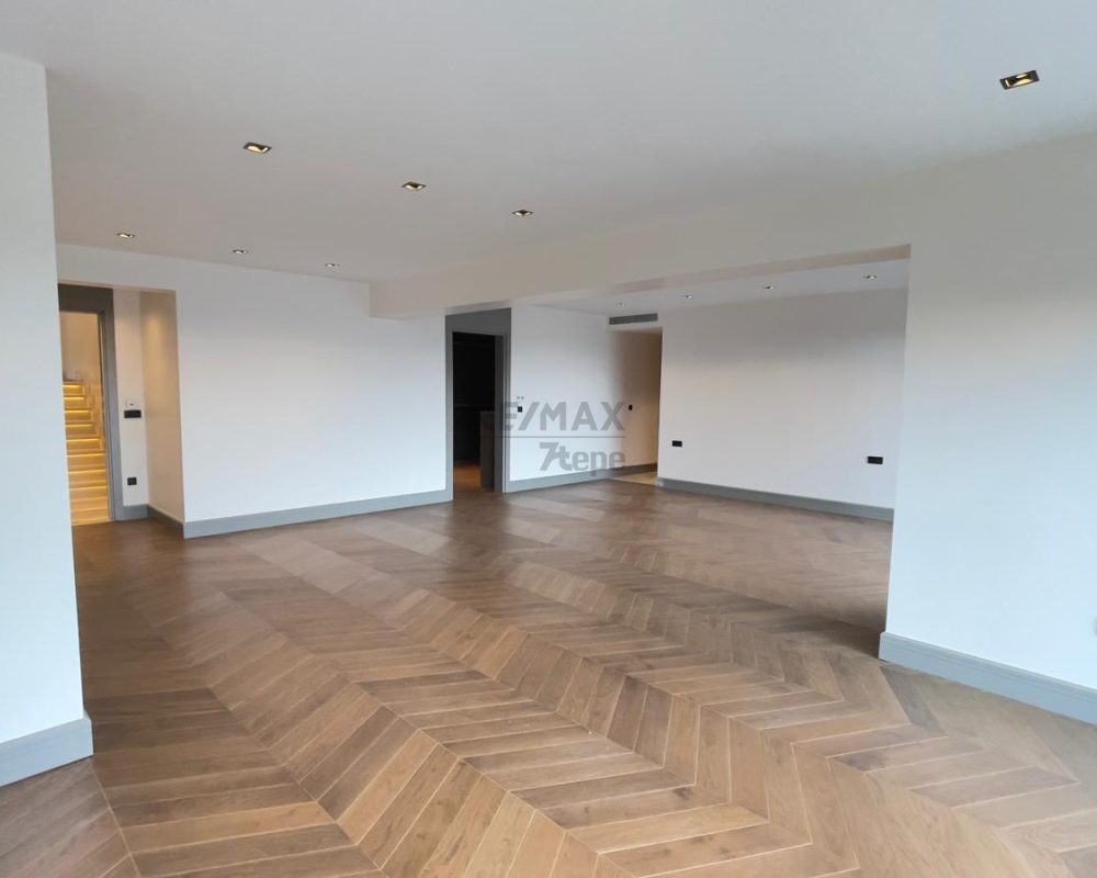 REMAX 7TEPE'DEN ACARKENT'TE SIFIR OTURUMA HAZIR SATILIK VİLLA