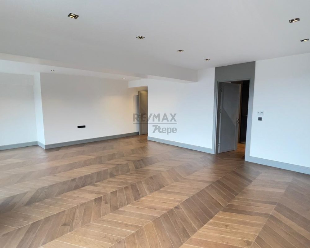 REMAX 7TEPE'DEN ACARKENT'TE SIFIR OTURUMA HAZIR SATILIK VİLLA