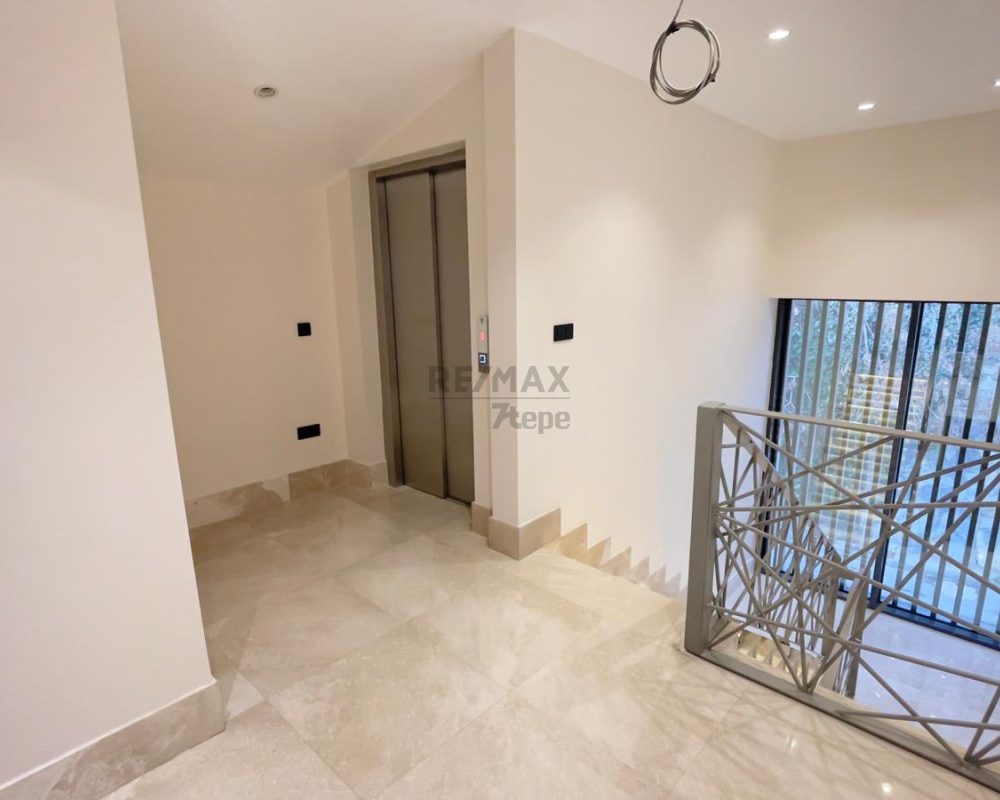 REMAX 7TEPE'DEN ACARKENT'TE SIFIR OTURUMA HAZIR SATILIK VİLLA