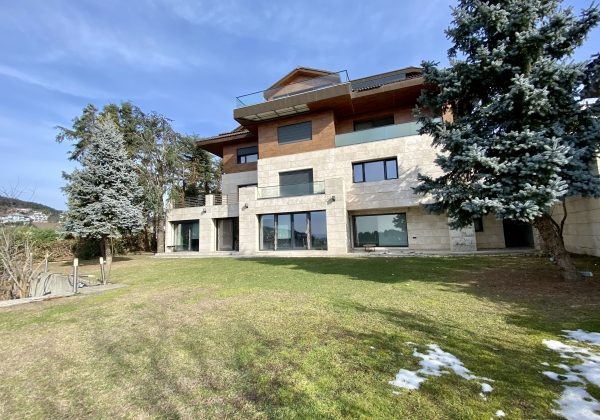 REMAX 7TEPE'DEN ACARKENT'TE YÜKSEK KONUMLU SATILIK VİLLA