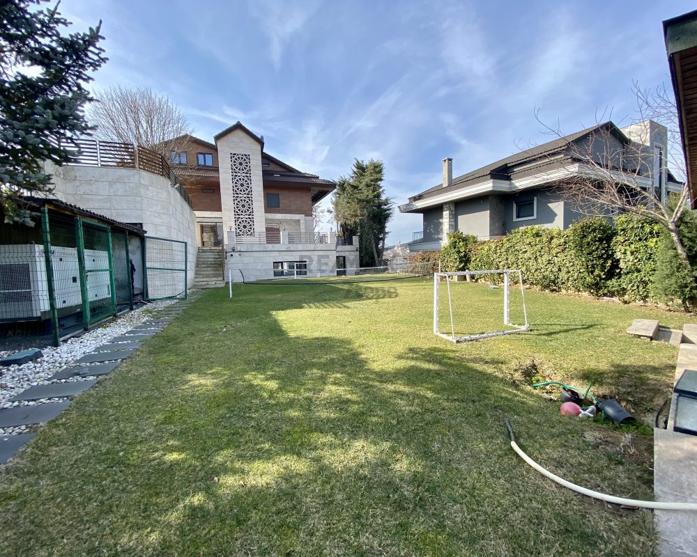 REMAX 7TEPE'DEN ACARKENT'TE YÜKSEK KONUMLU SATILIK VİLLA