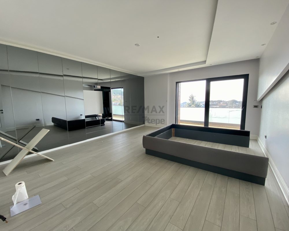 REMAX 7TEPE'DEN ACARKENT'TE YÜKSEK KONUMLU SATILIK VİLLA