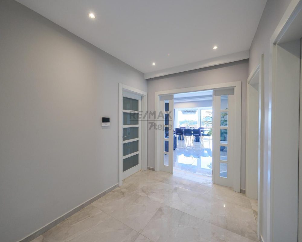 REMAX 7 TEPE'DEN ACARKENT'TE SATILIK ÖNÜ AÇIK MODERN VİLLA