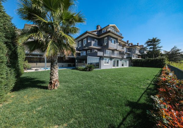 REMAX 7 TEPE'DEN ACARKENT'TE SATILIK ÖNÜ AÇIK MODERN VİLLA