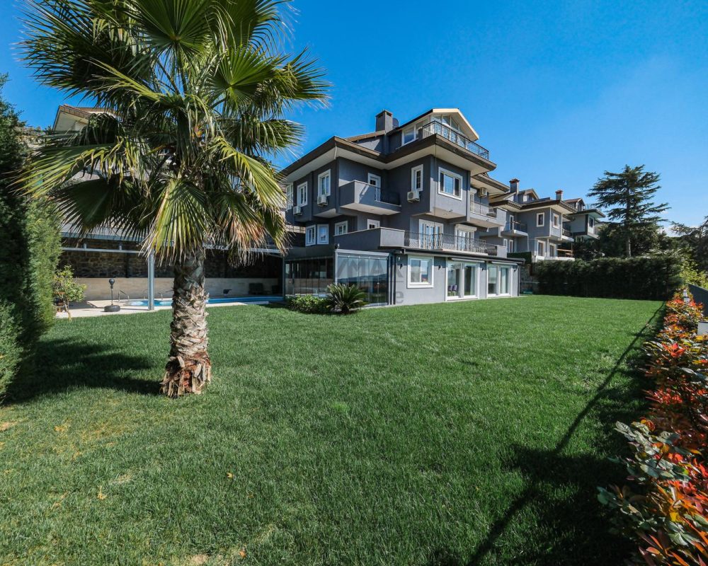 REMAX 7 TEPE'DEN ACARKENT'TE SATILIK ÖNÜ AÇIK MODERN VİLLA