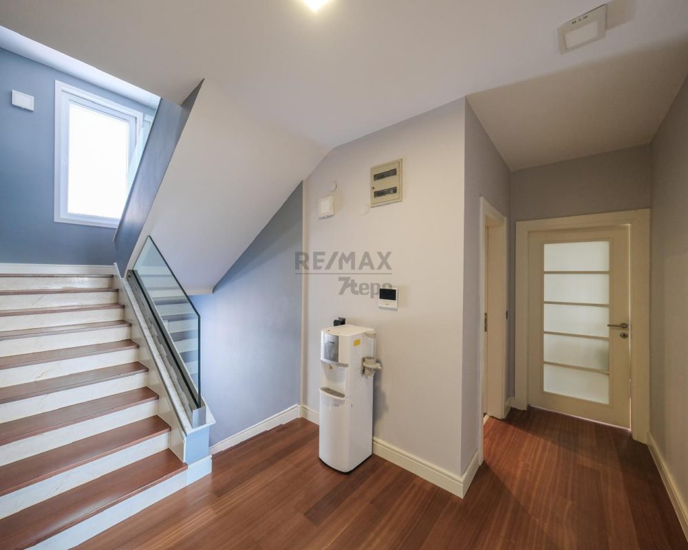 REMAX 7 TEPE'DEN ACARKENT'TE SATILIK ÖNÜ AÇIK MODERN VİLLA
