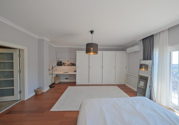 REMAX 7 TEPE'DEN ACARKENT'TE SATILIK ÖNÜ AÇIK MODERN VİLLA küçük görsel