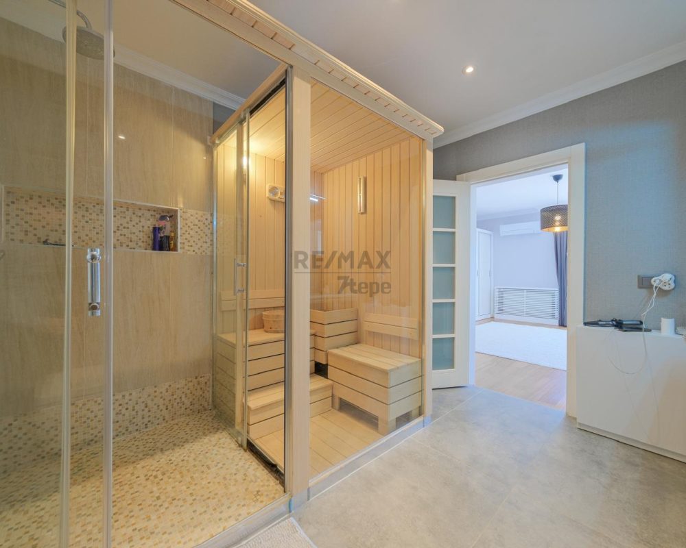 REMAX 7 TEPE'DEN ACARKENT'TE SATILIK ÖNÜ AÇIK MODERN VİLLA