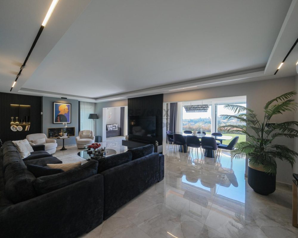 REMAX 7 TEPE'DEN ACARKENT'TE SATILIK ÖNÜ AÇIK MODERN VİLLA