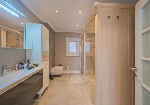 REMAX 7 TEPE'DEN ACARKENT'TE SATILIK ÖNÜ AÇIK MODERN VİLLA küçük görsel