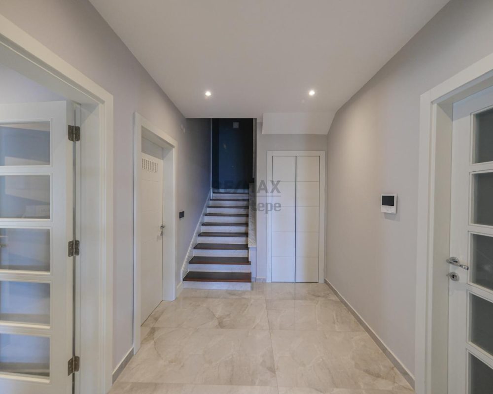 REMAX 7 TEPE'DEN ACARKENT'TE SATILIK ÖNÜ AÇIK MODERN VİLLA