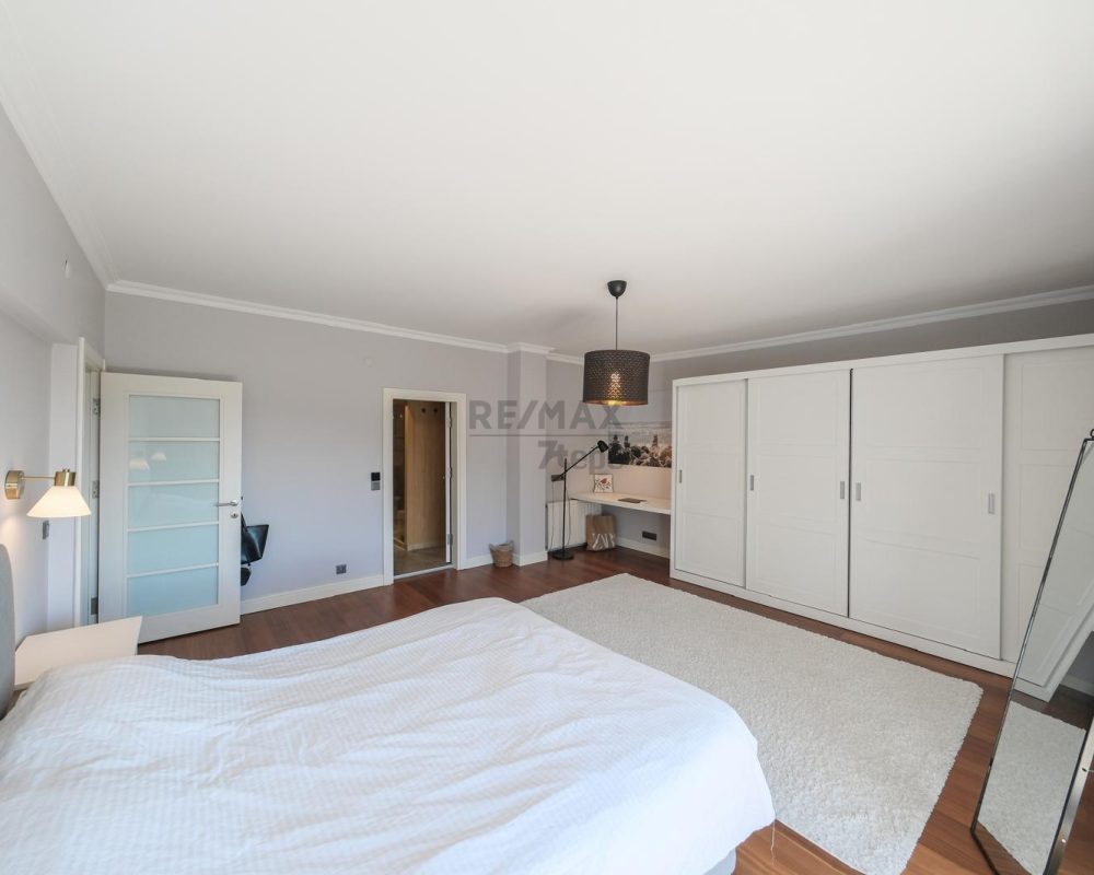 REMAX 7 TEPE'DEN ACARKENT'TE SATILIK ÖNÜ AÇIK MODERN VİLLA