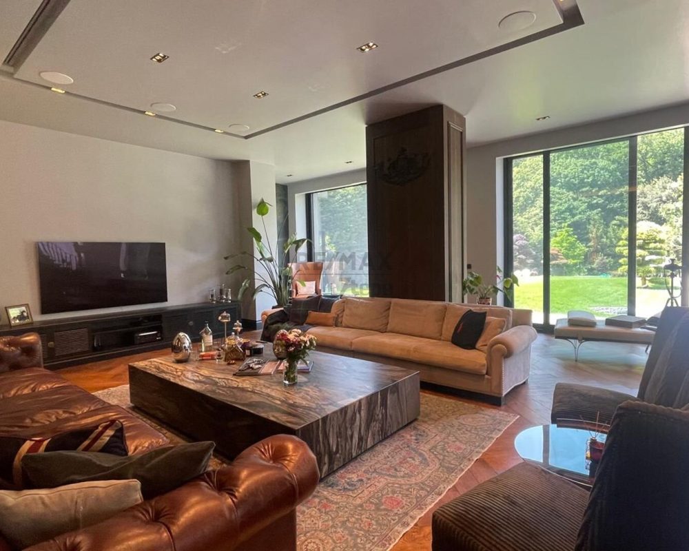 REMAX 7 TEPE'DEN ACARKENT'TE SATILIK SIFIR EŞYALI SATILIK VİLLA