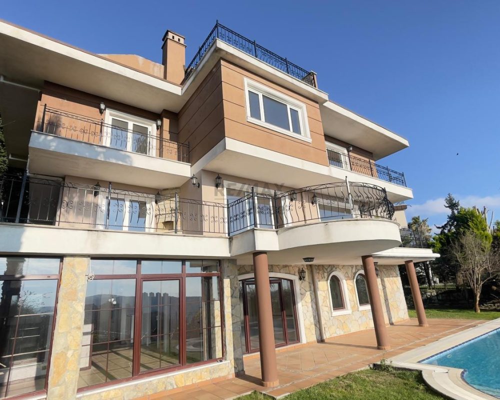 REMAX 7TEPE FARKIYLA ACARKENT'TE KİRALIK EN  UYGUN B TİPİ VİLLA