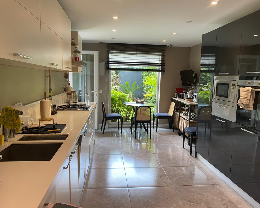 RE/MAX 7 Tepe Ayrıcalığıyla/ Acarkentte SATILIK MODERNLEŞMEYE UYGUN FİYATLI HAZIR B REVİZYON VİLLA
