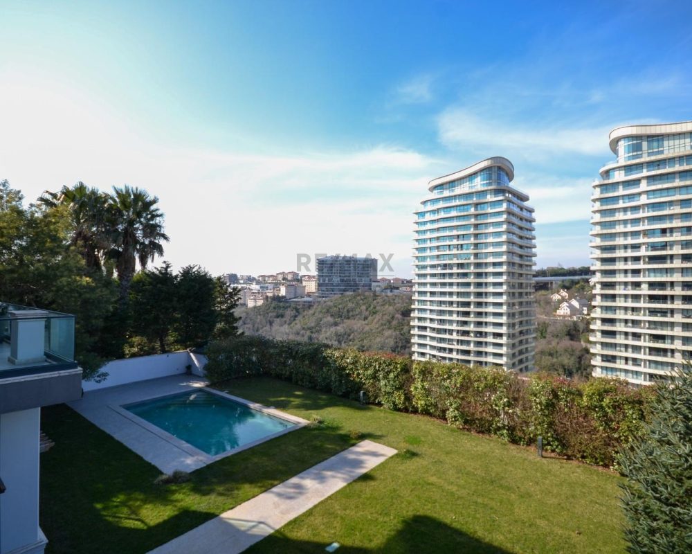 RE/MAX 7 Tepe Ayrıcalığıyla/ Acarkentte SATILIK MODERNLEŞMEYE UYGUN FİYATLI HAZIR B REVİZYON VİLLA